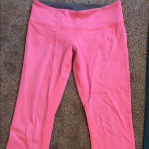 Lululemon size 8 reversible crop leggings